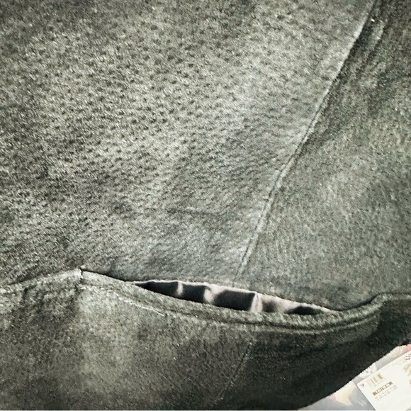 Vintage Basic Editions Genuine Leather Men’s Sz Large Black Button Down Vest - Picture 8 of 9